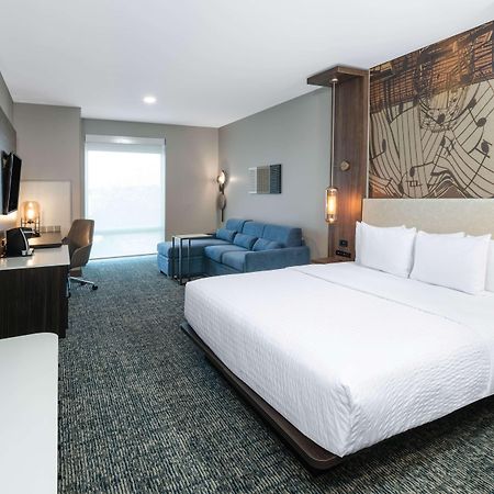 La Quinta Inn & Suites By Wyndham Nashville Downtown Stadium Extérieur photo