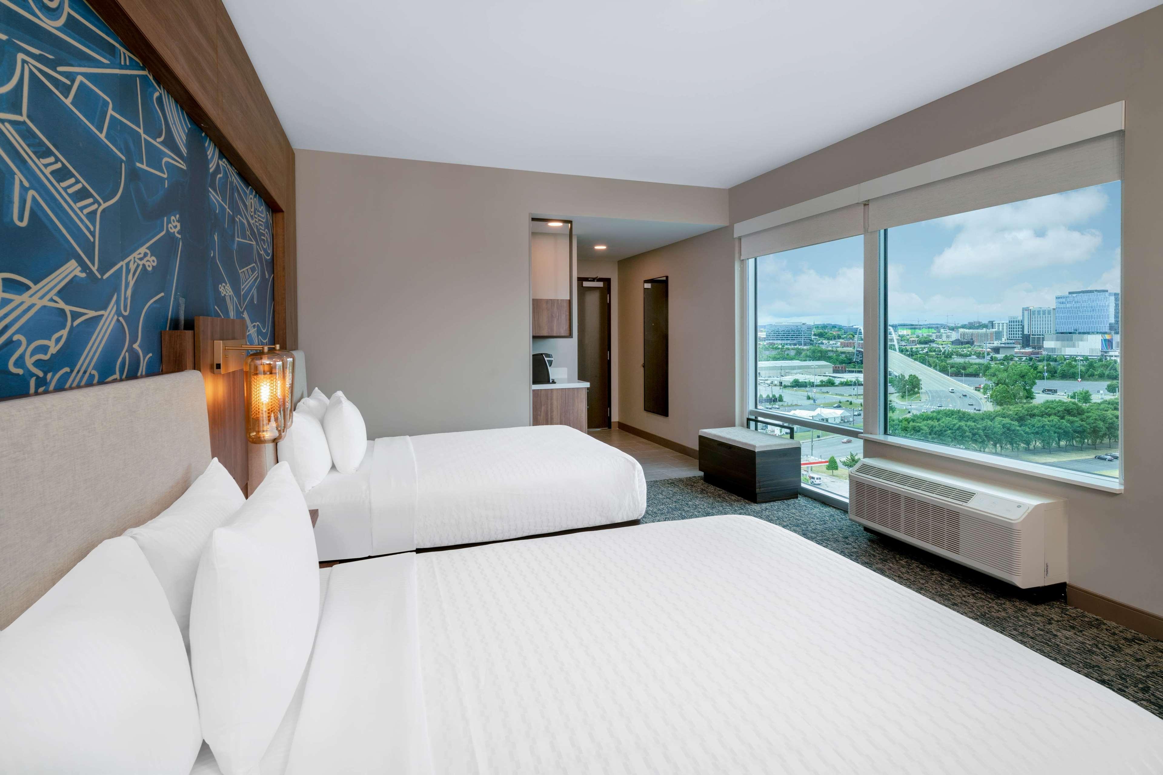 La Quinta Inn & Suites By Wyndham Nashville Downtown Stadium Extérieur photo