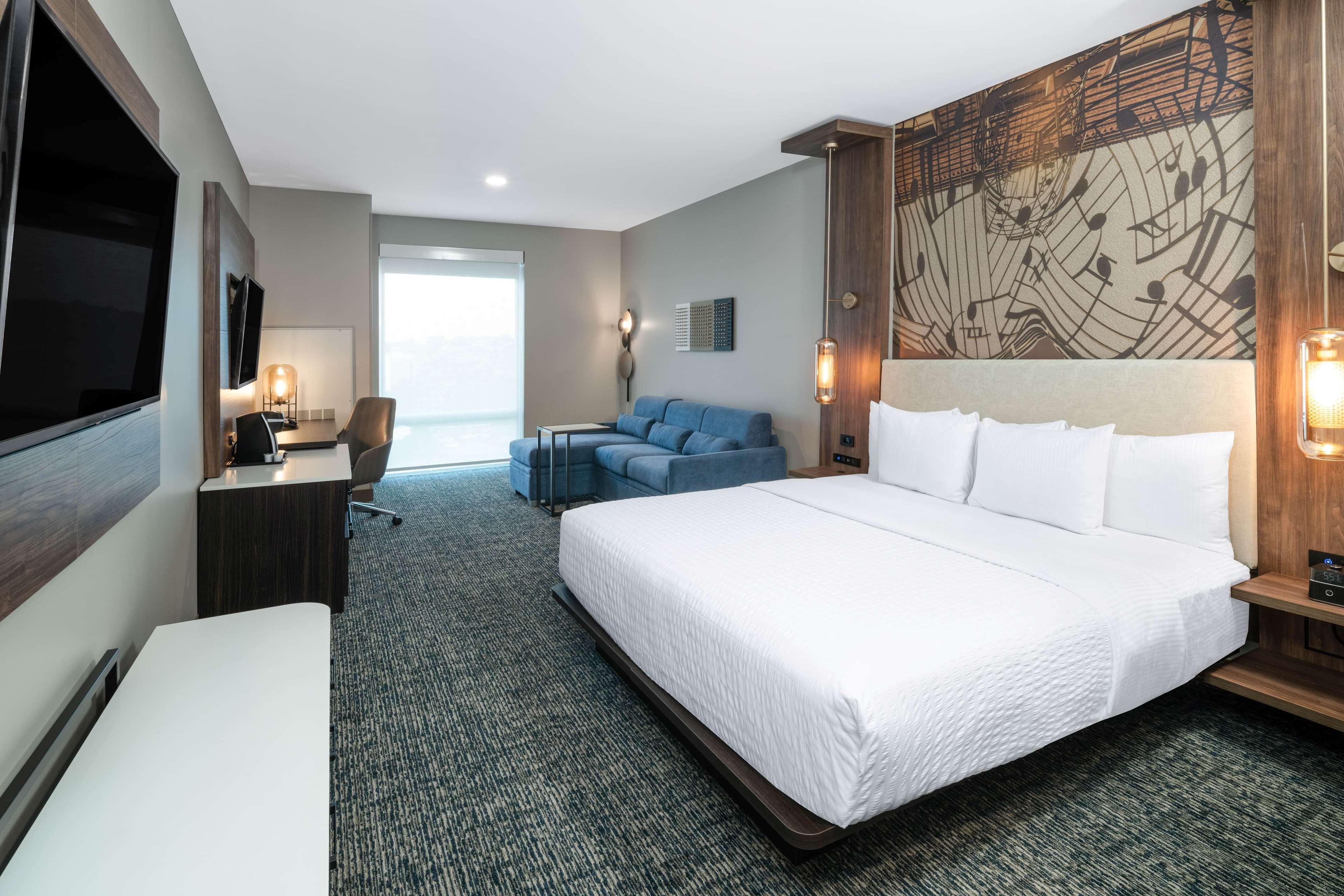 La Quinta Inn & Suites By Wyndham Nashville Downtown Stadium Extérieur photo