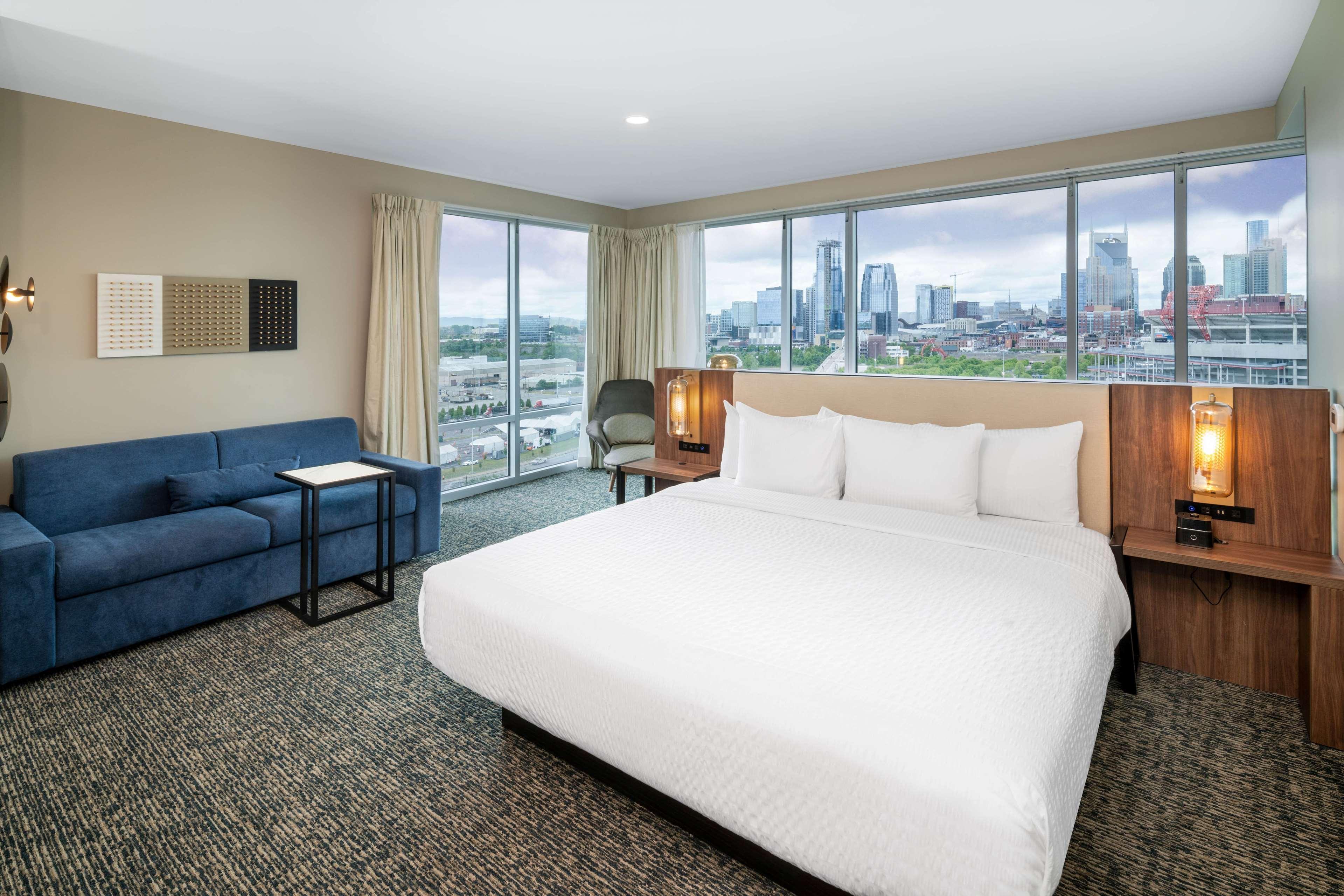 La Quinta Inn & Suites By Wyndham Nashville Downtown Stadium Extérieur photo