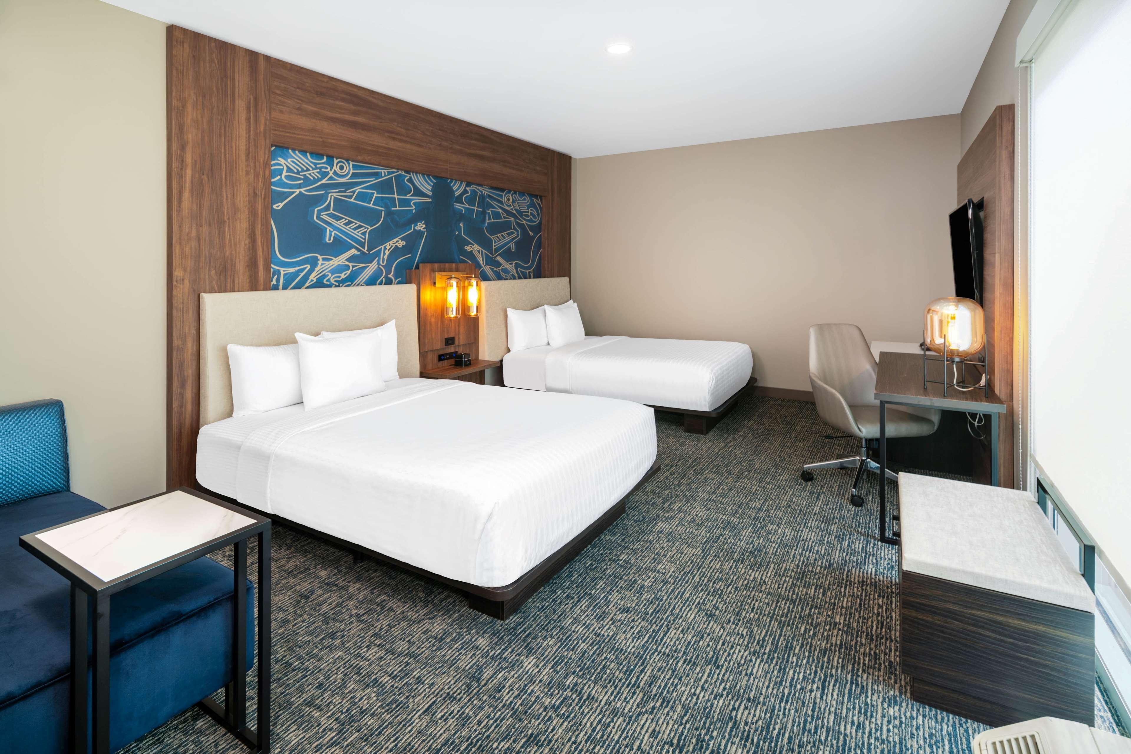 La Quinta Inn & Suites By Wyndham Nashville Downtown Stadium Extérieur photo