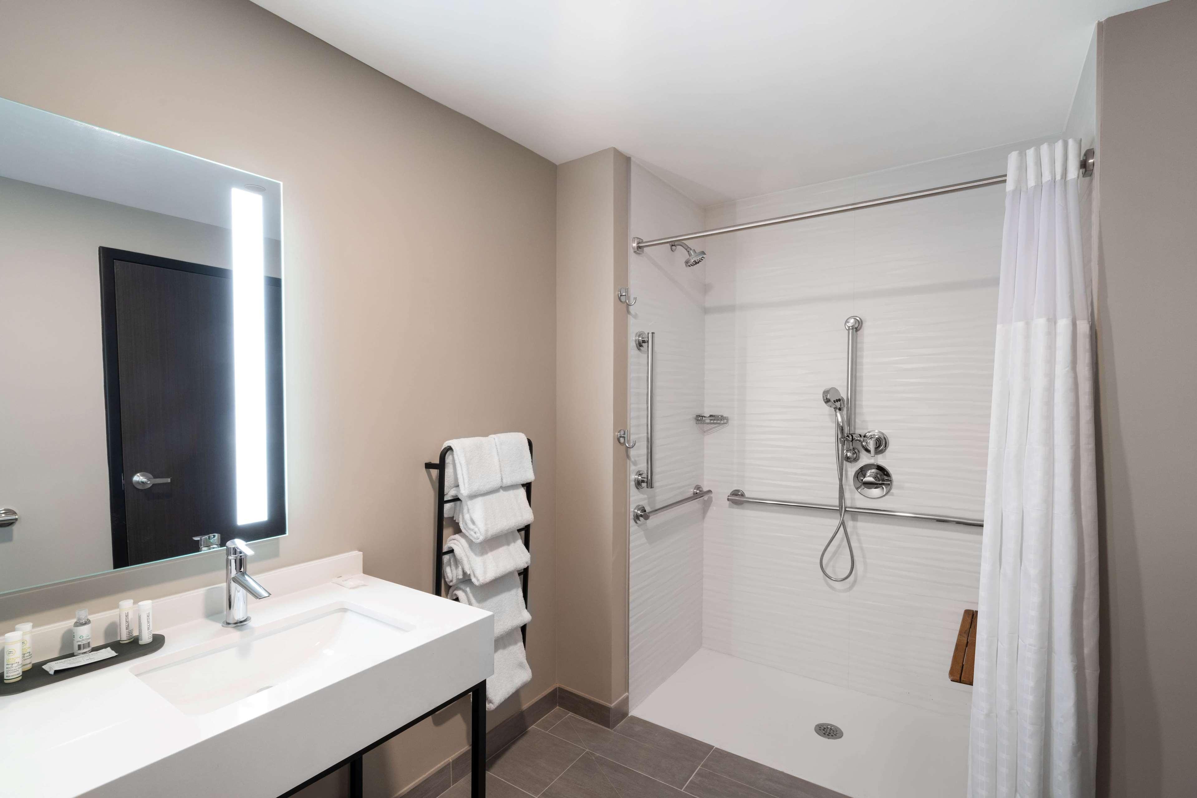 La Quinta Inn & Suites By Wyndham Nashville Downtown Stadium Extérieur photo