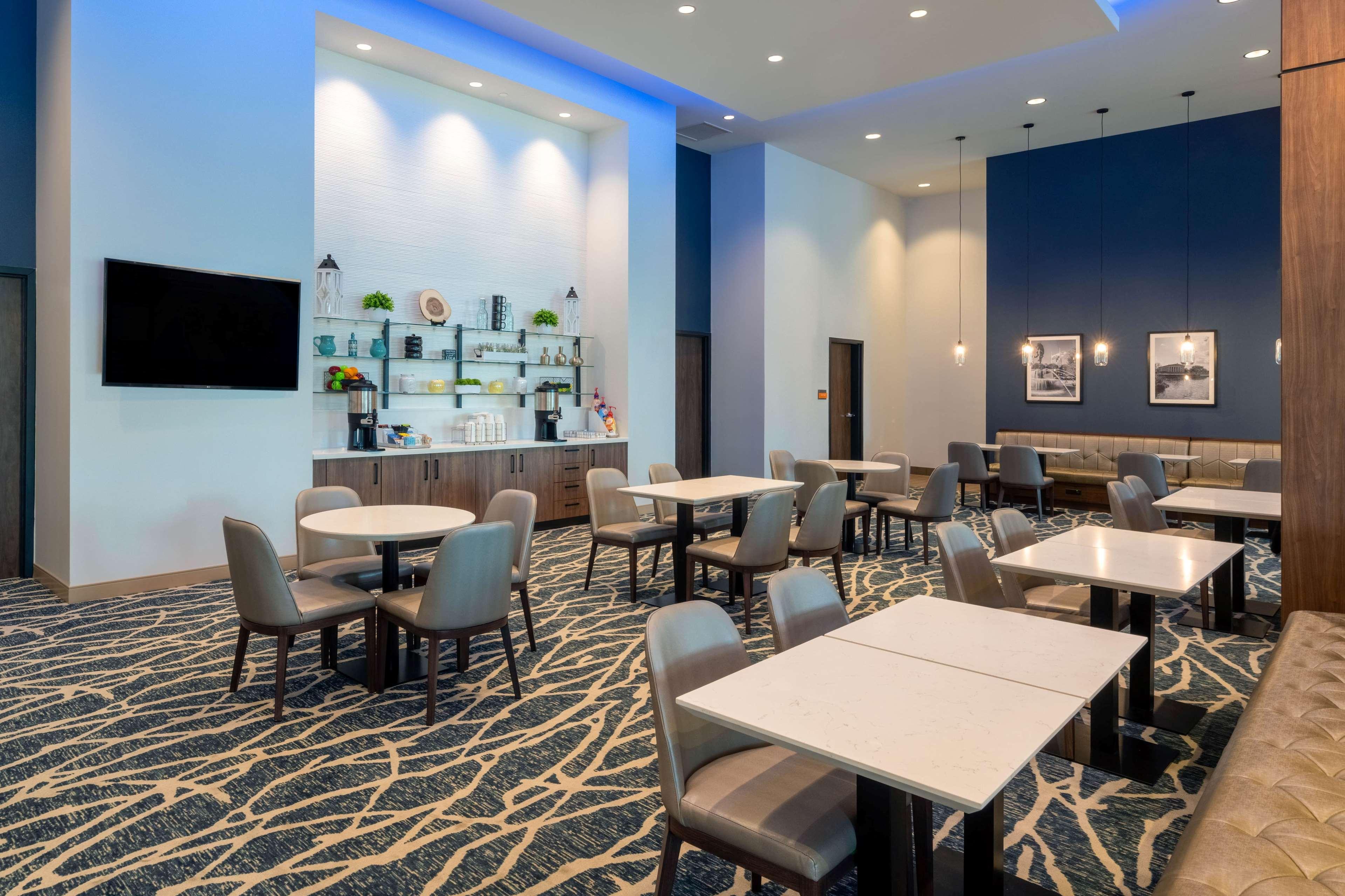 La Quinta Inn & Suites By Wyndham Nashville Downtown Stadium Extérieur photo
