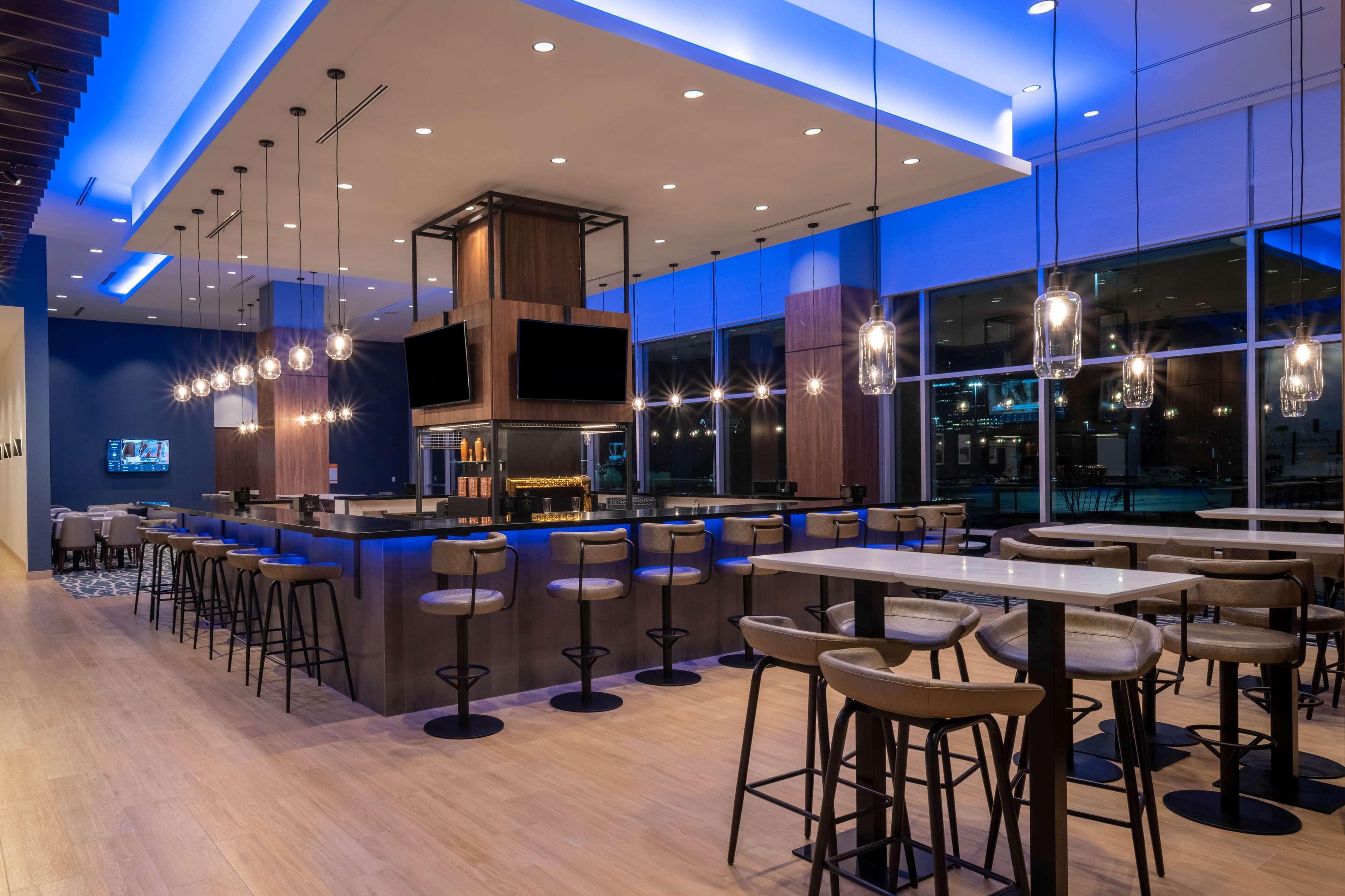 La Quinta Inn & Suites By Wyndham Nashville Downtown Stadium Extérieur photo