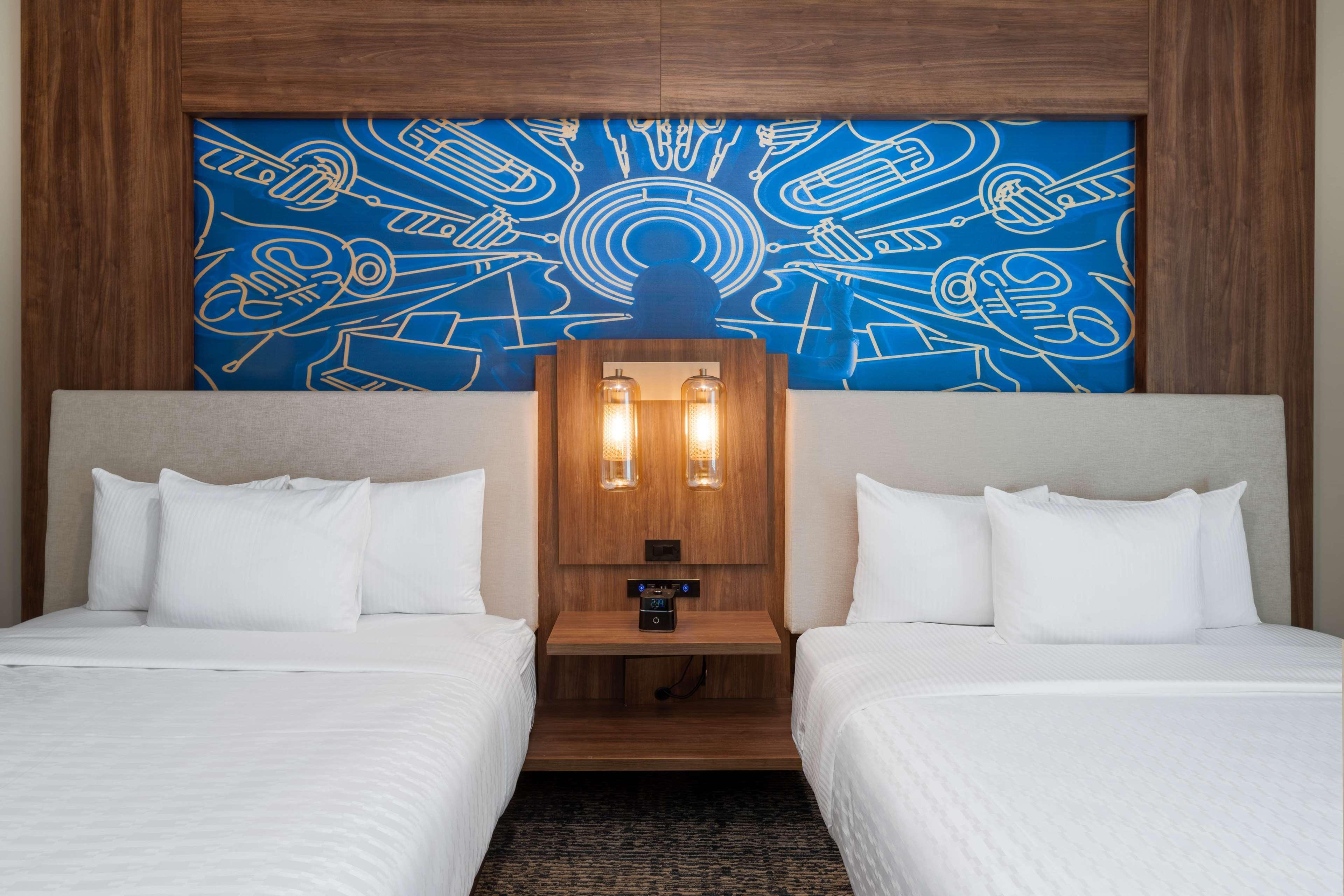 La Quinta Inn & Suites By Wyndham Nashville Downtown Stadium Extérieur photo
