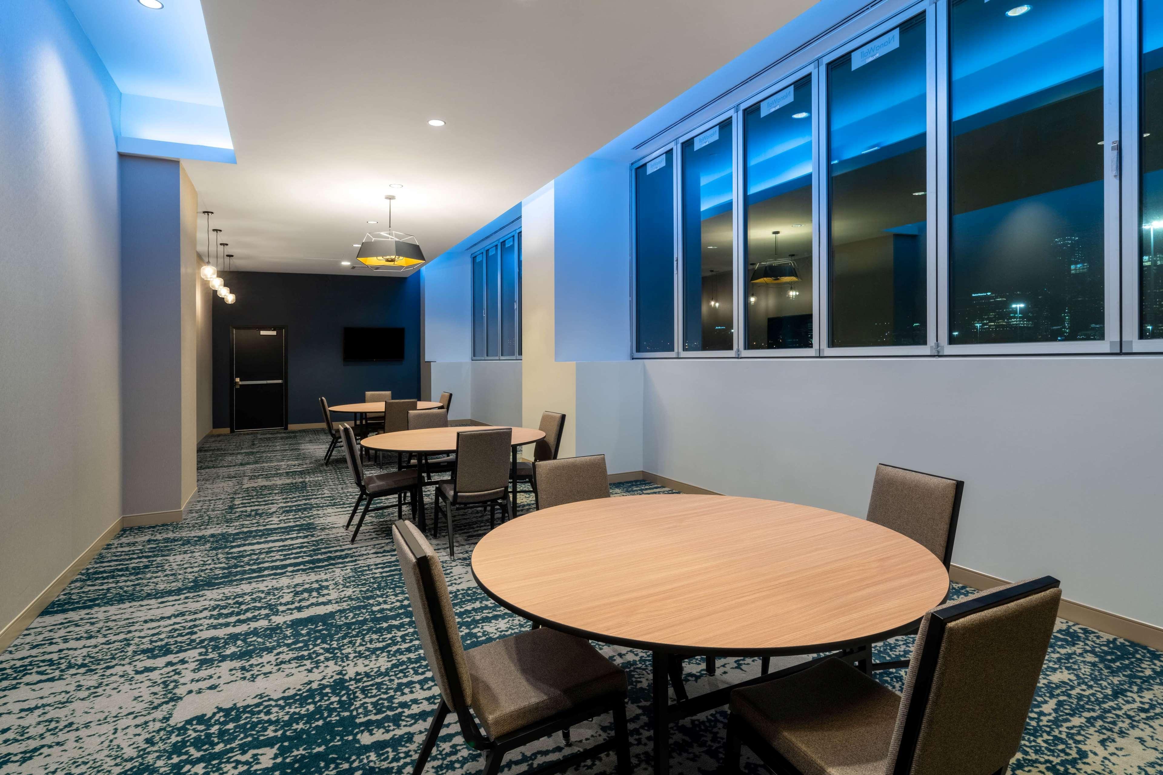 La Quinta Inn & Suites By Wyndham Nashville Downtown Stadium Extérieur photo